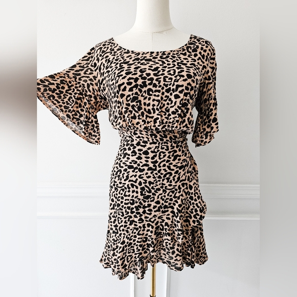 Esther & Co - Miracle wrap dress - Picture 2 of 6